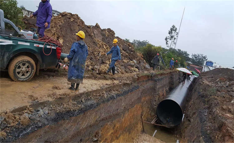 東莞820-12螺旋鋼管，鋼材場(chǎng)200mm螺旋管，D426mm螺旋管，800螺旋焊管廠家