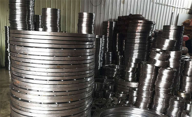 1724螺旋焊管，dn600螺旋管，鋼材場(chǎng)鋼護(hù)筒加工廠(chǎng)家，自來(lái)水防腐螺旋管廠(chǎng)家