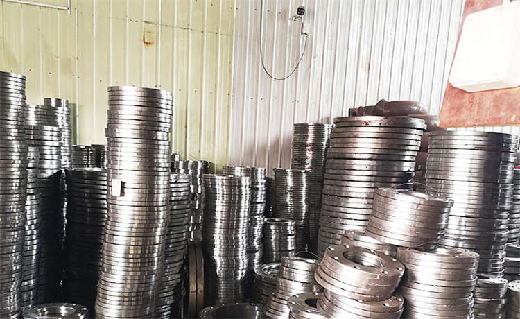 防城港2600mm螺旋鋼管，打樁螺旋鋼管，走水螺旋鋼管，大型知名螺旋鋼管生產(chǎn)廠家