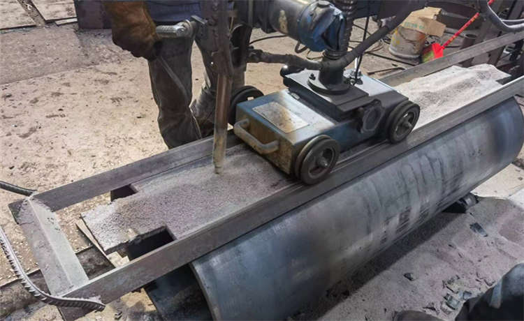 鋼材場(chǎng)打樁螺旋管，清遠(yuǎn)dn400mm螺旋管，鋼鐵世界2300mm螺旋鋼管，鋼材場(chǎng)打樁螺旋鋼管