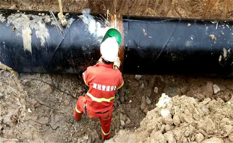 大型知名螺旋鋼管生產(chǎn)廠家，鋼材場走水螺旋管，1600螺旋管，1424mm螺旋管