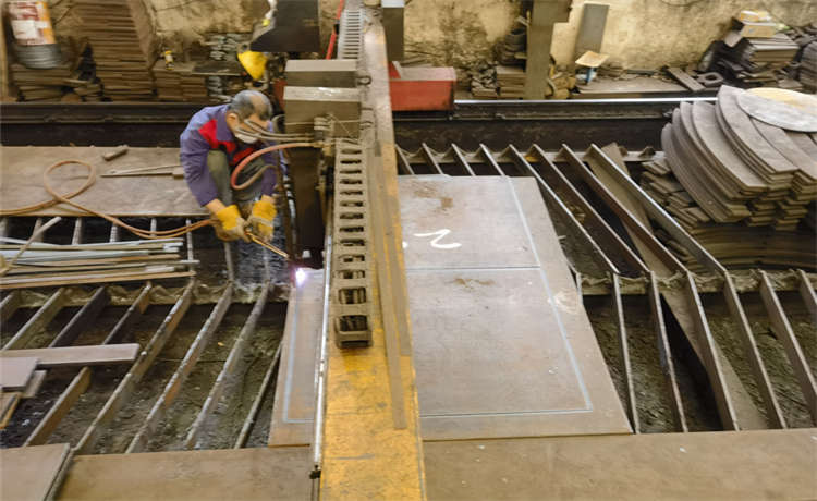 1000mm鋼立柱，1200mm鋼管樁，920螺旋焊管，700mm螺旋焊管